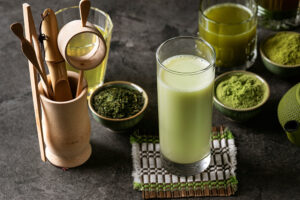 mixologia-con-matcha-cocteles-innovadores-y-saludables